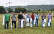 Dan banderazo a obra de construcción de cancha con pasto sintético