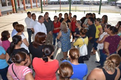 Se reúne Alcalde con padres de familia de la Primaria “Miguel Valdez Gallardo”