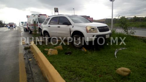 SE ESTRELLA CONTRA CAMELLÓN CENTRAL EN ALLENDE, REPORTAN DAÑOS.