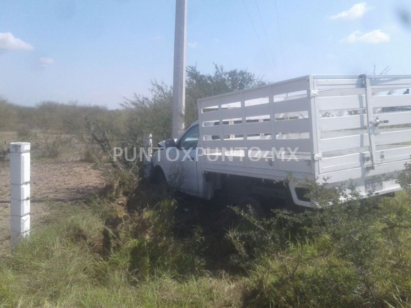 CHOCA CON POSTE DEJANDO SIN LUZ EN COMUNIDAD DE GENERAL TERÁN.