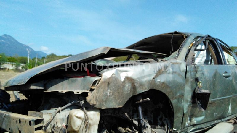 VOLCADURA EN ALLENDE ESTÁ MADRUGADA, VEHÍCULO SALE DE CARRETERA.