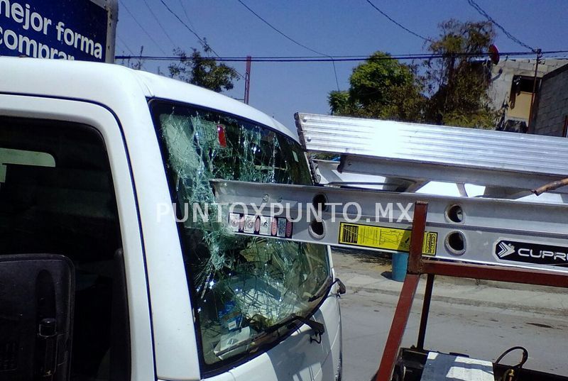 CHOQUE POR ALCANCE EN ALLENDE, REPORTAN DAÑOS.