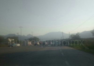 CHOQUE EN CARRETERA ALLENDE CADEREYTA, REPORTAN SOLAMEMNTE DAÑOS.