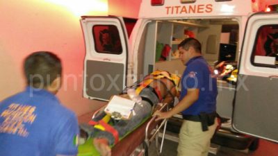 CONDUCTOR DE MOTOCICLETA DERRAPA TERMINA LESIONADO EN ALLENDE.