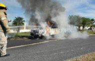 INCENDIO DE CAMIONETA MOVILIZA PROTECCIÓN CIVIL EN GENERAL TERÁN.