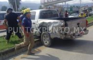 CHOCAN EN CARRETERA, TERMINAN EN ESTACIONAMIENTO DE TIENDA COMERCIAL EN ALLENDE, REPORTAN UNA PERSONA HERIDA.