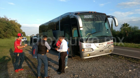 RETIENE POLICIA DE LINARES A 20 INDOCUMENTADOS EN HUALAHUISES, VIAJABAN EN AUTOBUS.