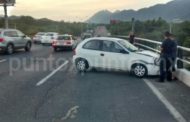 CHOQUE POR ALCANCE EN EL MUNICIPIO DE SANTIAGO REPORTAN DAÑOS.