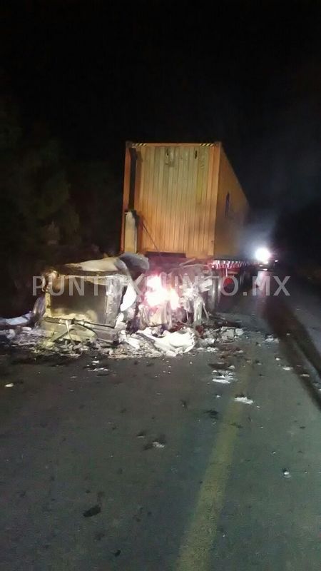 CONTINÚAN LA BUSQUEDA DEL CHOFER DE TRÁILER QUE FUE ENCONTRADO INCENDIADO ESTA MADRUGADA.