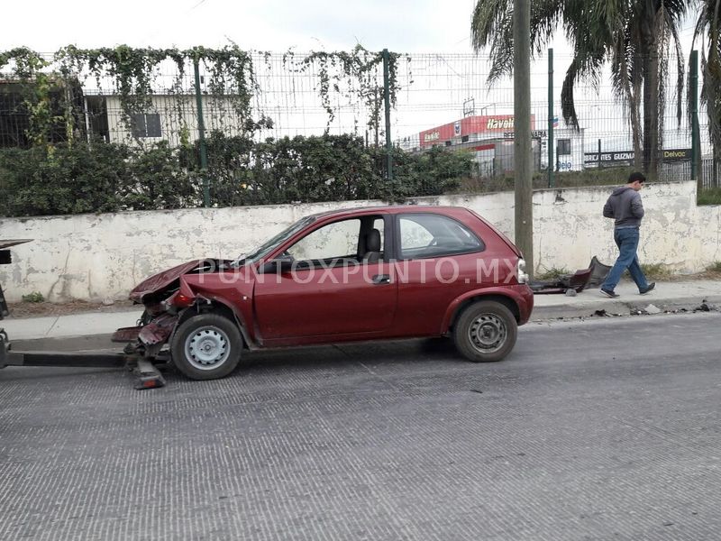 DOS PERSONAS LESIONADAS EN CHOQUE DE CRUCERO EN ALLENDE.