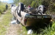 VOLCADURA EN CARRETERA RAYONES MONTEMORELOS, REPORTAN UNA PERSONA LESIONADA.