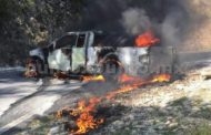 FALLA MECÁNICA ACABA CON CAMIONETA DEL AÑO EN SIERRA DE SANTIAGO.