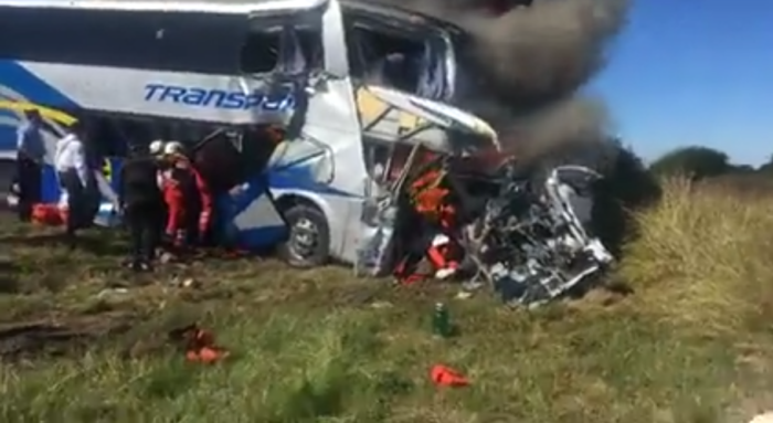 TRES PERSONAS MUERTAS EN ACCIDENTE CARRETERO, EL DESTINO DEL AUTOBÚS ERA MTY.