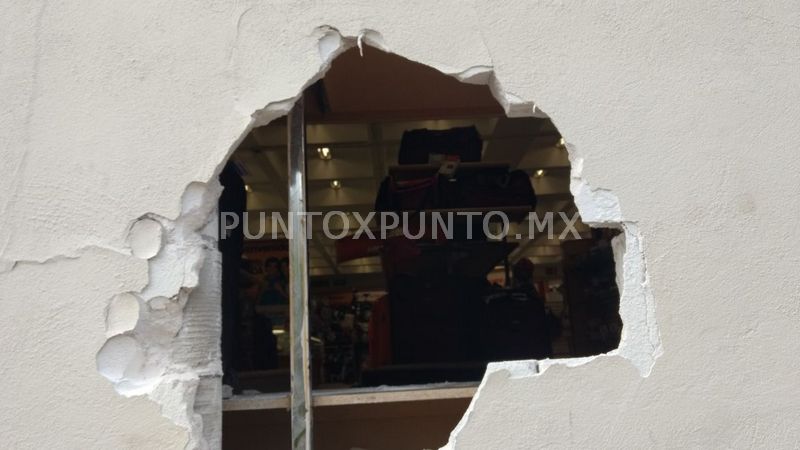 ROBAN COPPEL EN LINARES, HACEN BOQUETE Y SE LLEVAN JOYERÍA Y CELULARES.