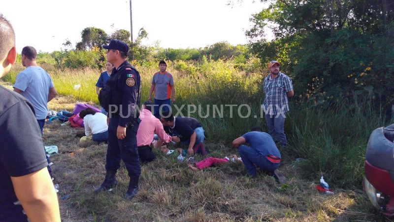 MUERE NIÑO, OTRO MENOR ESTA GRAVE Y SEIS LESIONADOS ES EL SALDO DE UNA VOLCADURA EN MMORELOS EN CARRETERA NACIONAL.