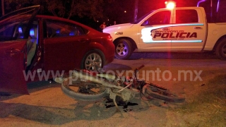 CHOQUE ENTRE MOTOCICLISTA Y UN AUTOMOVIL EN COLONIA LAS PALMAS EN MMORELOS, REPORTAN UNA PERSONA HERIDA