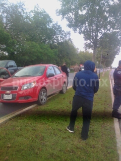 CHOCA AUTO CONTRA TRACTOR EN TERAN