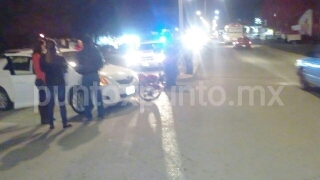 CHOQUE ENTRE AUTOMOVIL Y UNA MOTOCICLETA EN MMORELOS, RESULTA CHOFER LESIONADO.