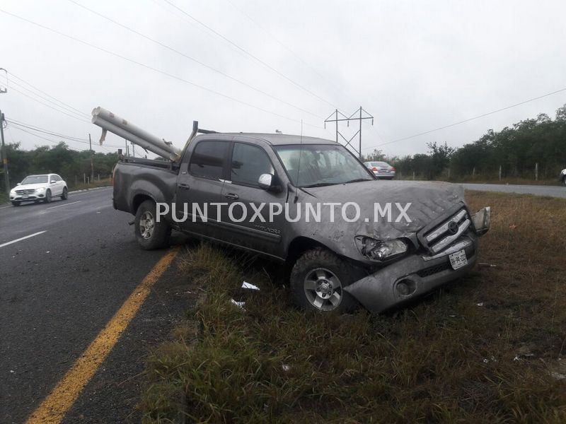 VOLCADURA EN CARRETERA NACIONAL, REPORTAN DOS PERSONAS LESIONADAS.