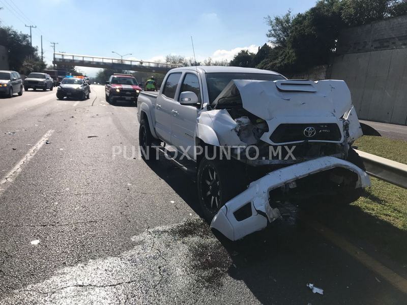 CHOQUE POR ALCANCE EN CARRETERA NACIONAL EN SANTIAGO, REPORTAN DAÑOS MATERIALES.