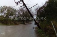 SE ESTRELLA CONTRA POSTE, LO DERRIBA, EN RANCHO EL BAJIO EN MMORELOS.