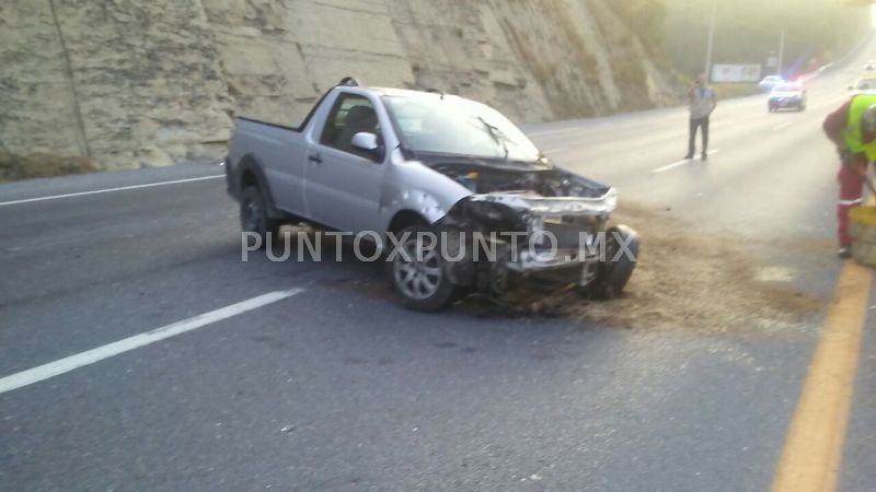 CHOQUE EN CARRETERA NACIONAL REPORTAN DAÑOS Y CHOFER DE MMORELOS HERIDO.