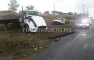 TRAILER SALE DE CARRETERA NACIONAL, CHOFER PIERDE EL CONTROL DE SU VEHÍCULO.