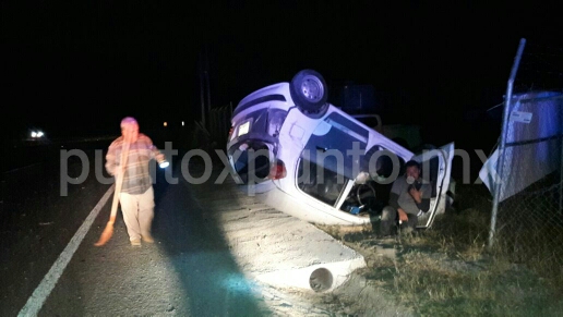 VOLCADURA EN CARRETERA NACIONAL, REPORTAN SOLO DAÑOS MATERIALES.