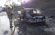 CORTO CIRCUITO ACABA CON CAMIONETA, QUEDA COMO PÉRDIDA TOTAL