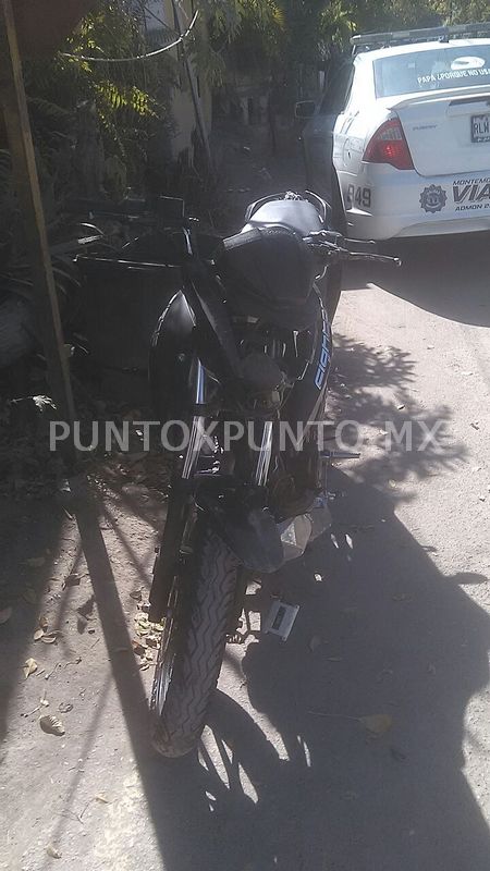 CHOQUE ENTRE MOTOCICLETA Y CAMIONETA EN MONTEMORELOS, REPORTAN PERSONA LESIONADA.