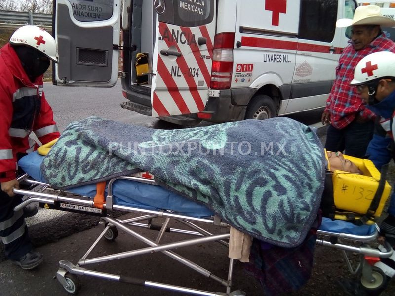 MUJER HERIDA EN CHOQUE SALIDA DE CAMINO EN CARRETERA NACIONAL EN LINARES.