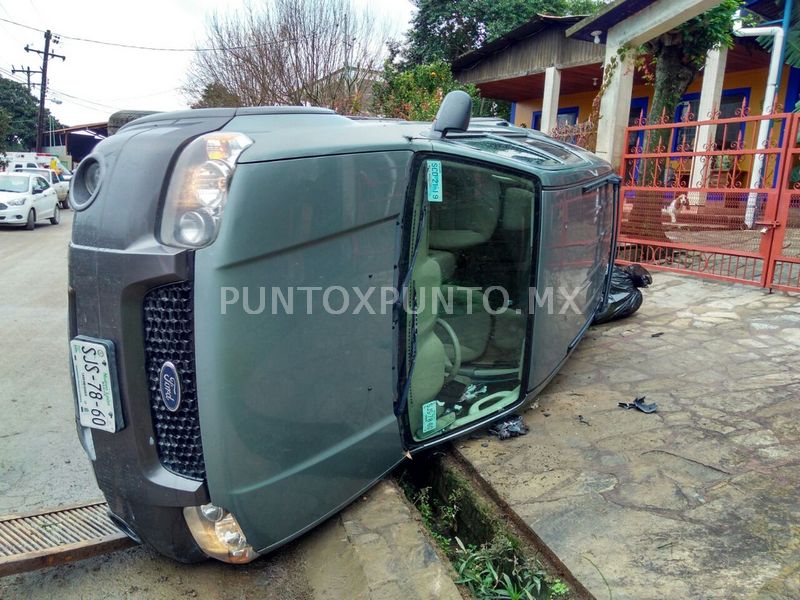 VOLCADURA EN ALLENDE, REPORTAN PERSONAS LESIONADAS.