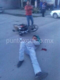 CHOQUE DE CRUCERO, RESPONSABLE ESCAPA, CONDUCTOR DE MOTOCICLETA RESULTÓ HERIDO.