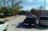 CONDUCTOR DE CAMIONETA CHOCA CON VEHICULO ESTACIONADO, A METROS DE LA PREPA 6 EN MMORELOS.