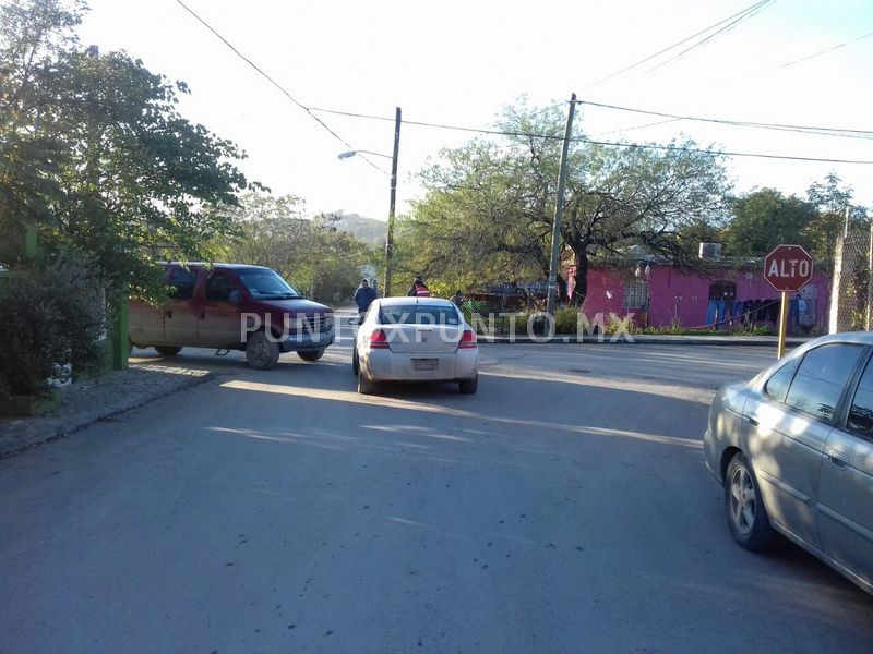 CHOCA UNIDAD DE TRANSPORTE ESCOLAR EN MMORELOS, REPORTAN SOLO DAÑOS MATERIALES.