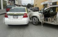 CHOQUE EN CALLES DE MMORELOS, REPORTAN DAÑOS MATERIALES.