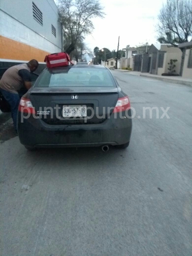 CHOQUE EN CRUCE DE CALLES EN ALLENDE, REPORTAN DAÑOS.