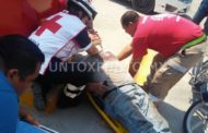 CHOQUE ENTRE MOTOCICLISTA CON VEHÍCULO, RESPONSABLE ESCAPA, REPORTAN LESIONADO.