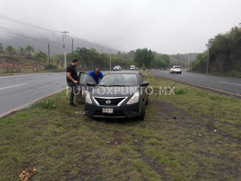 CONDUCTOR PIERDE CONTROL EN CARRETERA, QUEDA EN CAMELLON CENTRAL EN SANTIAGO.