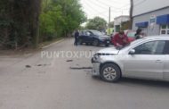 CHOQUE DE CRUCERO TIPO CARAMBOLA EN CALLES DE MONTEMORELOS, REPORTAN DAÑOS MATERIALES.