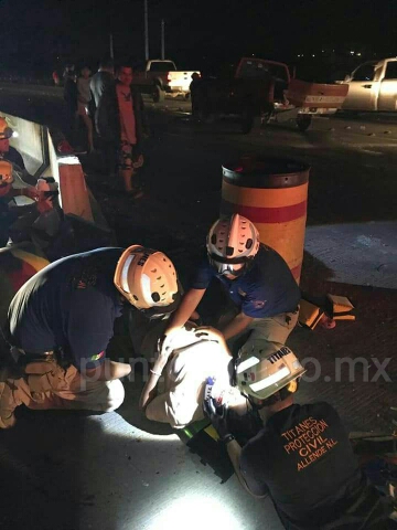 DOS PERSONAS LESIONADAS EN CHOQUE EN CARRETERA ALLENDE CADEREYTA.