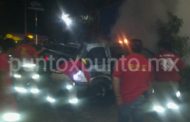 INCENDIO DE VEHICULO EN MONTEMORELOS, POLICÍA INVESTIGA POSIBLE FUE PROVOCADO.