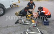 MUJER CICLISTA HERIDA EN CRUCE DE CALLES EN MONTEMORELOS.