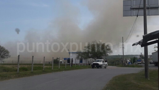 INCENDIO DE PASTIZAL EN LOMA PRIETA MMORELOS, ALERTAN POR GASERA.