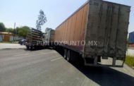 CHOQUE EN CARRETERA NACIONAL ENTRE UN TRÁILER Y UNA CAMIONETA.