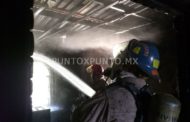 INCENDIO EN DOMICILIO MOVILIZA A PROTECCIÓN CIVIL Y BOMBEROS DE SANTIAGO.