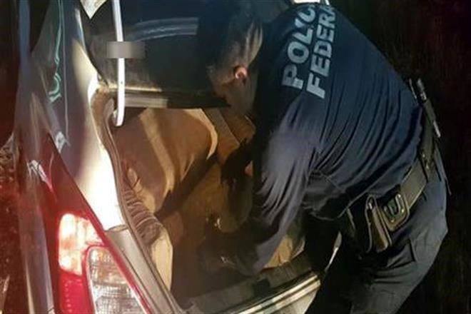 DEJAN ABANDONADO AUTO CARGADO DE DROGA EN CHINA NUEVO LEÓN.