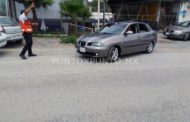 CHOQUE ENTRE MOTO Y AUTO EN AVENIDA DE MONTEMORELOS, REPORTAN LESIONADO.