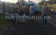 VOLCADURA DE TRAILER EN CARRETERA NACIONAL, REPORTAN DAÑOS MATERIALES Y CIERRE DE VIALIDAD.