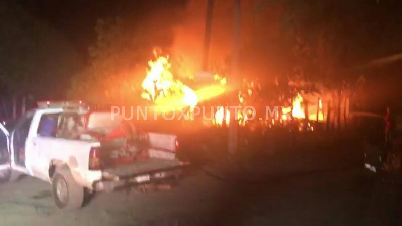 INCENDIO EN VIVIENDA EN MONTEMORELOS MOVILIZA A PROTECCIÓN CIVIL Y BOMBEROS.